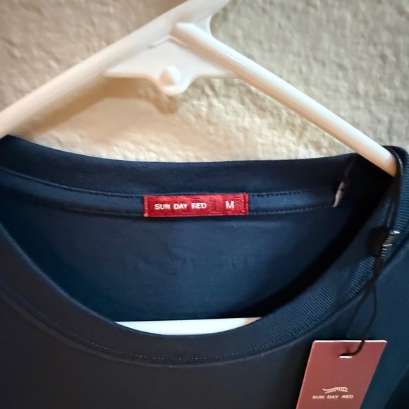 Tiger Woods Sunday Red Golf 3D Icon T Shirt NWT - Picture 2 of 4